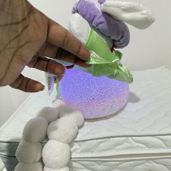 Avon 2008 Easter Bunny Melted Plastic Color Changing Egg Painter Shelf Sitter - Picture 12 of 17